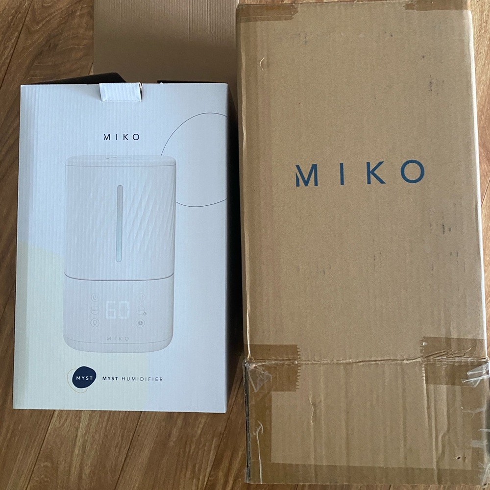 MIKO humidifier with remote